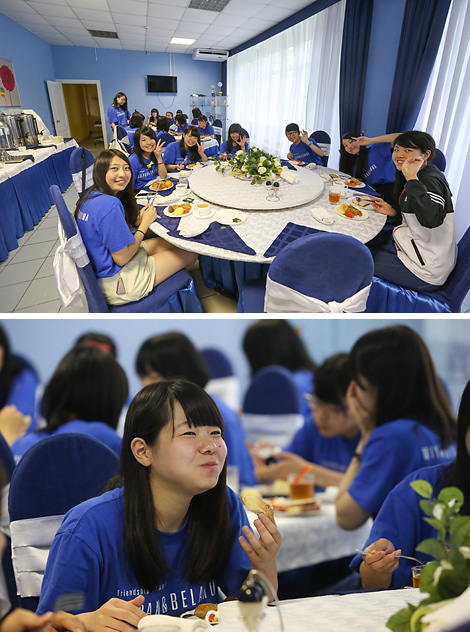 Japanese school students on recuperation holidays in Belarus

