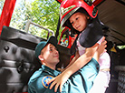 Праздник в честь Дня пожарной службы в минском парке Горького 