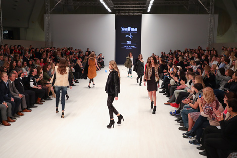 Неделю моды открыл показ итальянских дизайнеров в рамках девятого сезона проекта Moda Italia