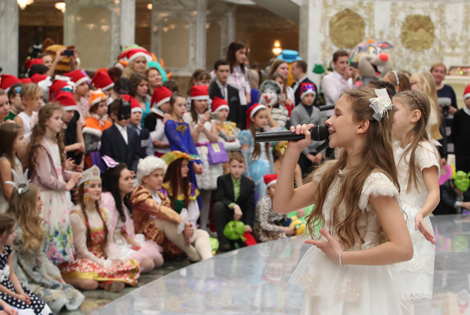 Palace of Independence hosts children's New Year party 