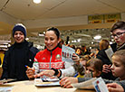 Belarusian speed skaters hold an autograph session