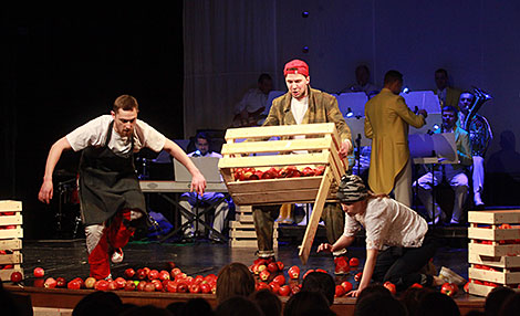 The Harvest, The Moscow New Drama Theater 
