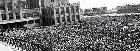 1945 год. Святкаванне Перамогі ў Мінску. Фота БЕЛТА