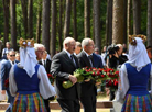 Президенты Александр Лукашенко, Франк-Вальтер Штайнмайер и Александр Ван дер Беллен посетили мемориальный комплекс "Тростенец"