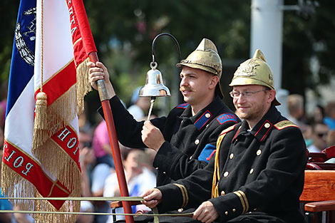 165-летие пожарной службы Беларуси: парады спасательной техники и захватывающие шоу в честь юбилея