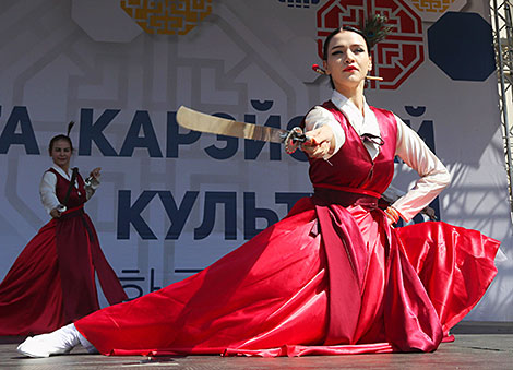 Праздник корейской культуры в Минске: танцы с ножами, уроки каллиграфии и дегустация блюд национальной кухни