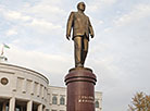 Памятник Первому Президенту Узбекистана Исламу Каримову