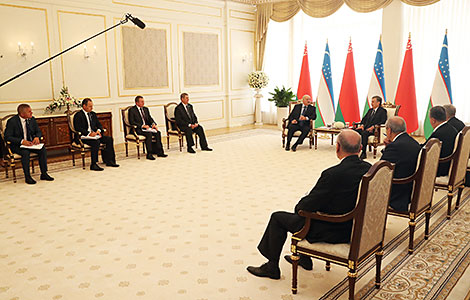 Переговоры с Президентом Узбекистана Шавкатом Мирзиеевым в узком формате 