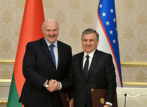 Александр Лукашенко и Шавкат Мирзиеев приняли совместное заявление