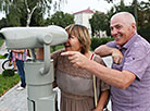 Anniversary gifts: binoculars for city viewing and a photo zone in Grodno