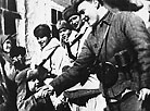 Освобождение Гомеля. Репродукция снимка военного репортера "Освободители".