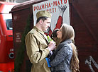 Молодежный агитпоезд "Цветы Великой Победы" на перроне в Минске