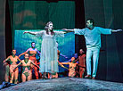 Театр "Лучаферул" (Молдова) показал спектакль "Адам и Ева" 