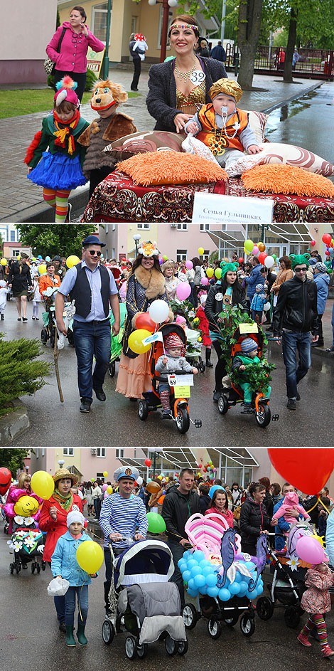 First defile with prams in Grodno
