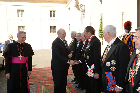 Церемония встречи Александра Лукашенко в Апостольском дворце