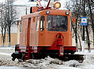 Трамваі-снегаачышчальнікі на вуліцах Віцебска