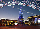 Belarus’ main New Year tree is ablaze with Christmas lights