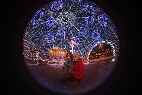New Year lights in Oktyabrskaya Square
