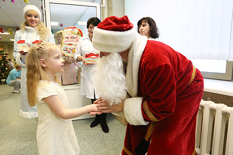 Christmas tree parties for children with organ transplants in Minsk