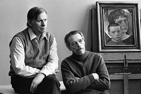 People’s Artist of Belarus and the USSR Mikhail Savitsky and People’s Writer of Belarus Vasil Bykov. 10 April 1986