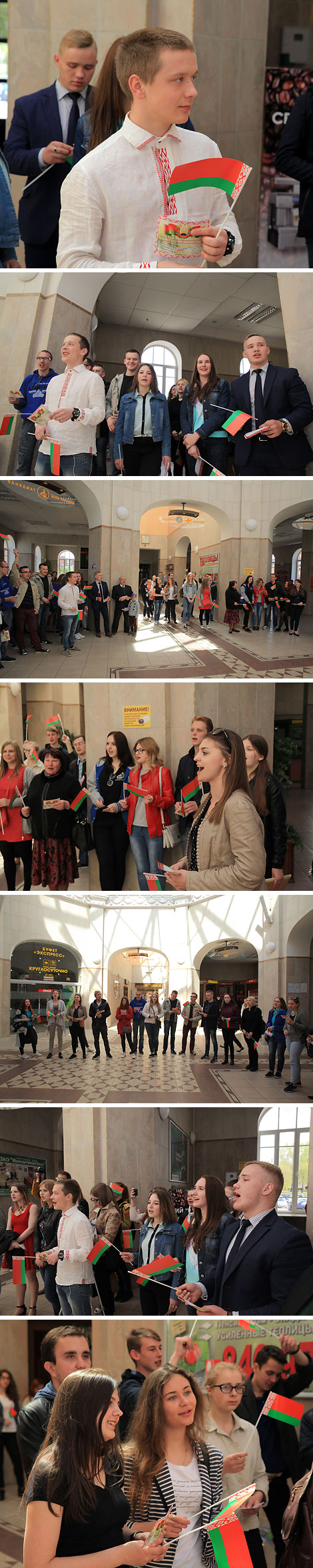В Могилеве студенты спели гимн Беларуси для гостей и жителей города прямо на вокзале