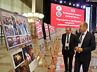 Фотовыставка БЕЛТА "На пути созидания" представлена участникам Всемирного конгресса русской прессы