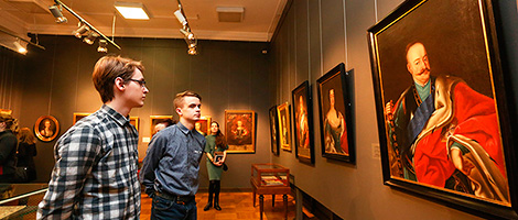 Paintings from Maciej Radziwill’s collection on display in Minsk