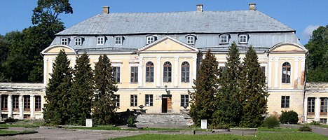 Дворцово-парковый ансамбль в деревне Святск