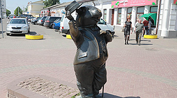 Памятник Бобру на улице Социалистической в Бобруйске
