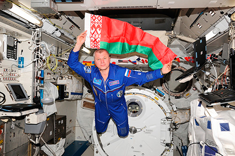Belarusian sends Cosmonautics Day greetings from International Space Station