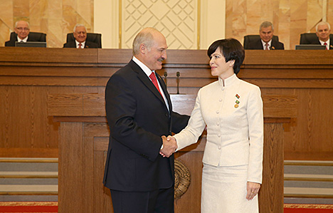 Lukashenko presents state awards to Belarusian MPs