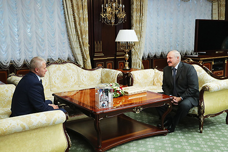 Lukashenko meets with cosmonaut Novitsky