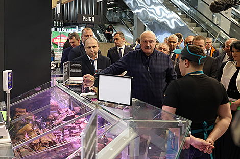 Lukashenko urges to eat locally, support farmers