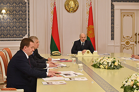 У Лукашенко обсудили ход строительства под Минском высокотехнологичного агропроизводства