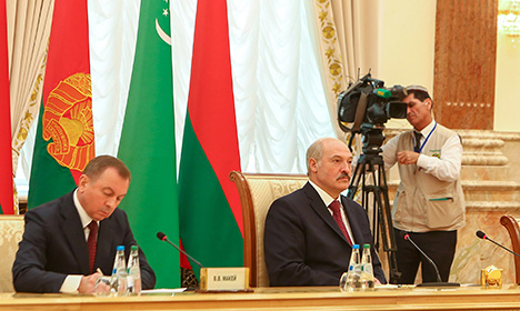 Лукашенко подчеркивает стратегический характер развития белорусско-туркменского сотрудничества