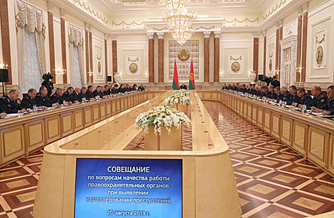 Лукашенко: в основе стабильности лежит внутриполитическая ситуация и доверие людей к власти