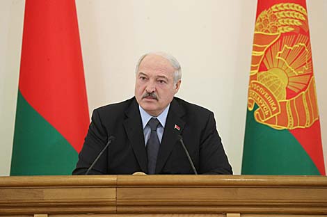 Лукашенко: мир смотрит сегодня на Беларусь, и многие страны рассчитывают на ее поддержку