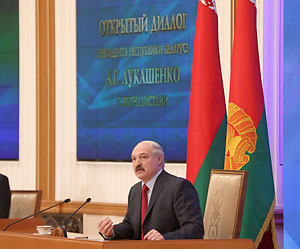 Встреча Лукашенко с журналистами белорусских и зарубежных СМИ проходит в формате открытого диалога