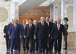 Зарубежные лидеры прибыли во Дворец Независимости в Минске для участия в саммитах