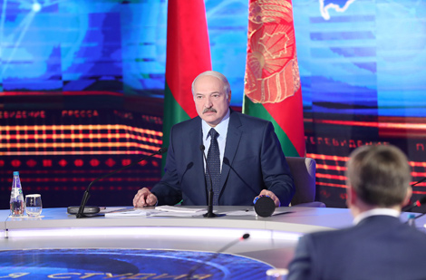 Лукашенко подчеркивает важность активной роли государства в медиасфере