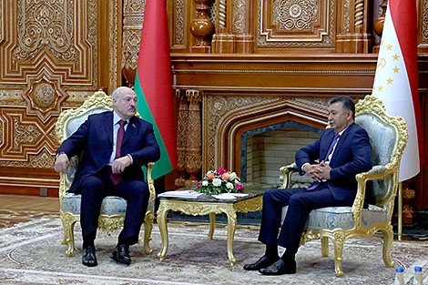 Лукашенко: в Беларуси полны решимости активизироваться в торговле с Таджикистаном