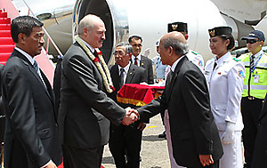 Президент Беларуси прибыл в Индонезию с первым в истории отношений двух стран визитом