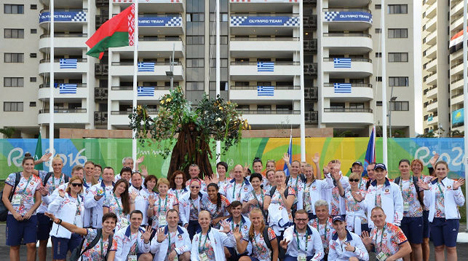 Государственный флаг Беларуси поднят в олимпийской деревне в Рио-де-Жанейро