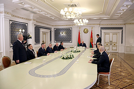 Руководство местной вертикали, банка и концерна. Лукашенко согласовал ряд назначений