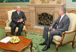 А.Лукашенко и Н.Бордюжа обсуждают подготовку к неформальному саммиту ОДКБ в Астане