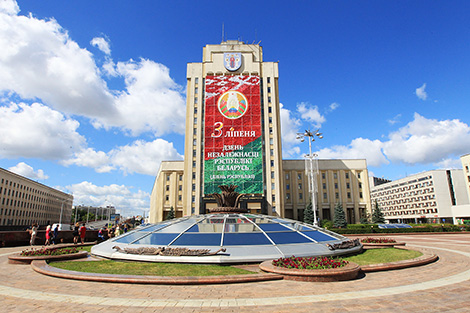 Лукашенко: Белорусам не нужны потрясения, войны и революции