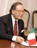 Италия намерена расширять межрегиональные связи с Беларусью - Д.Приджони