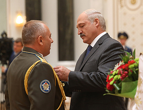 Лукашенко: Главными ценностями для белорусов являются мир, благополучие и уверенность в завтрашнем дне