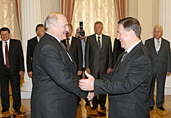 Беларусь и Курская область намерены углублять сотрудничество в сфере промышленной кооперации и торговли