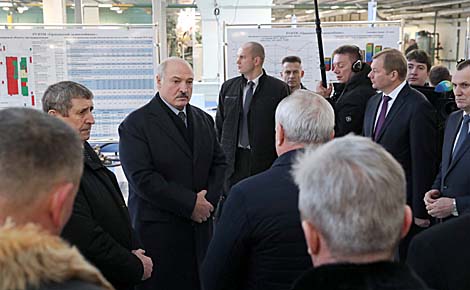 Лукашенко требует большей отдачи и эффективности в льняной отрасли